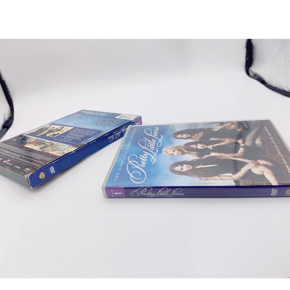 Pretty Little Liars The Complete First Season DVD Box Set 5 Discs Dvds Show Teen - Picture 9 of 10